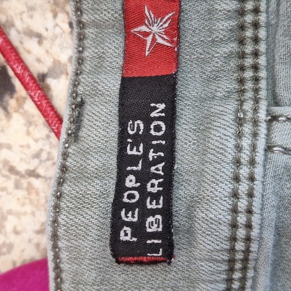 PEOPLE'S LIBERATION GREEN SHORT SHORTS 11/12 - Picture 5 of 8